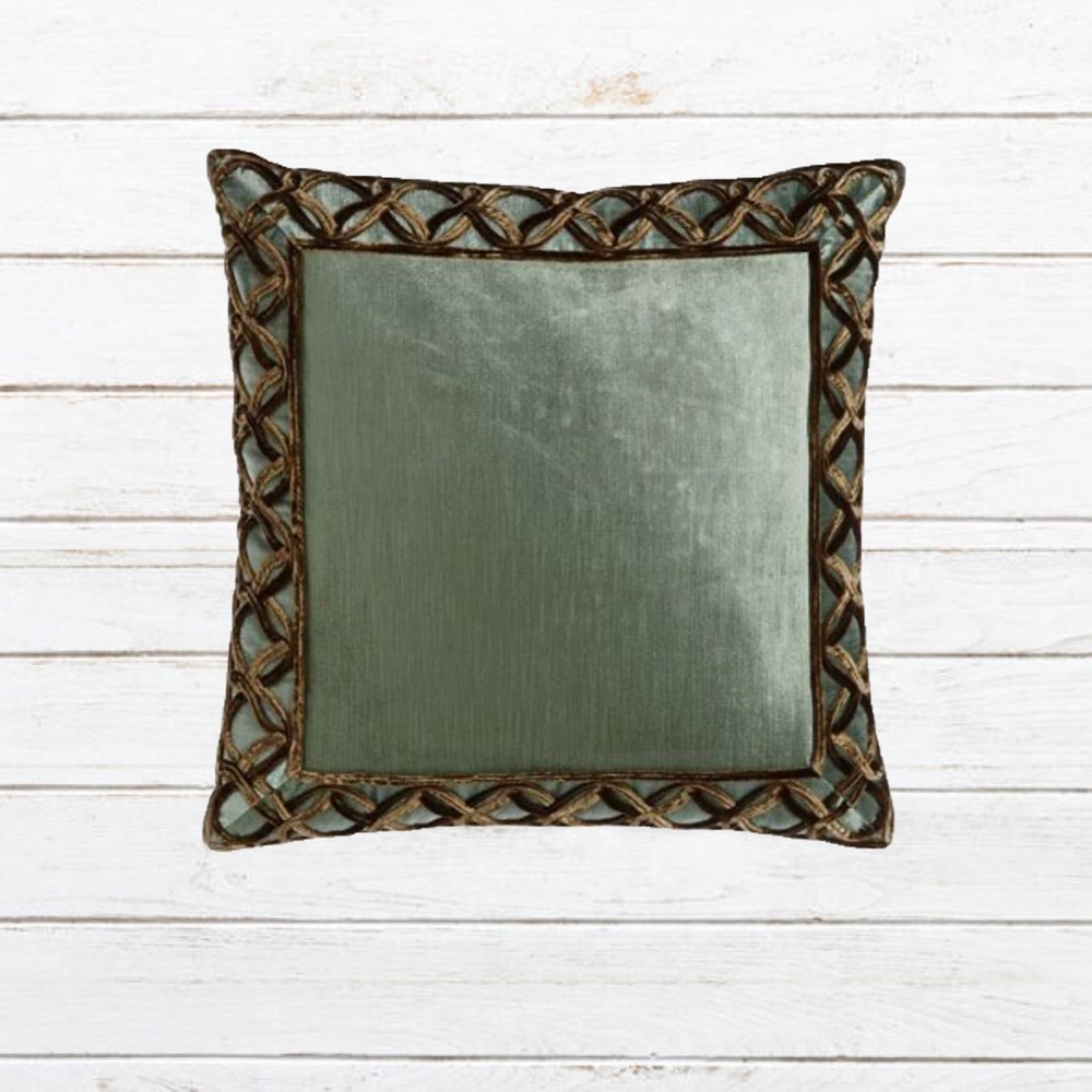 2 DIAN AUSTIN couture home shams
